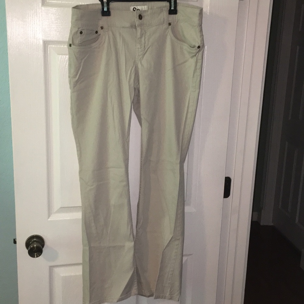So size 15 Khaki pants
